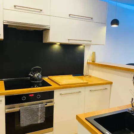 Apartament W Pieknej Lokalizacji-blisko Morza Апартаменти *